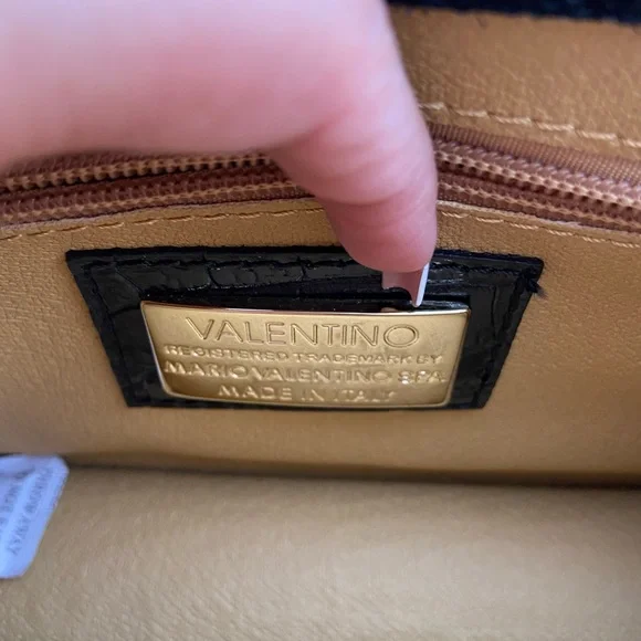 Black Valentino - Picture 7 of 14